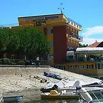 Capri 3*