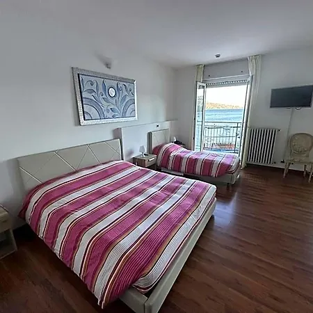 Capri Hotel 3*