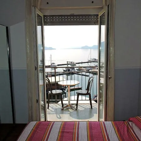 Capri 3*