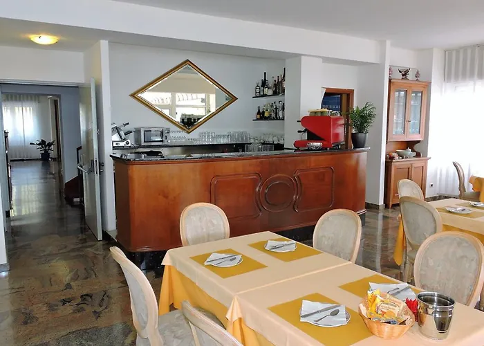 Capri 3* Lesa