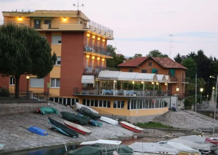 Capri 3* Lesa