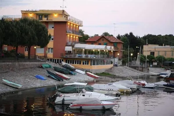 Capri 3*